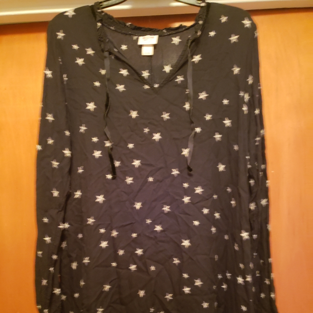 Mossimo black tunic with stars